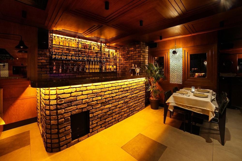 The Capital Suites Истанбул Екстериор снимка
