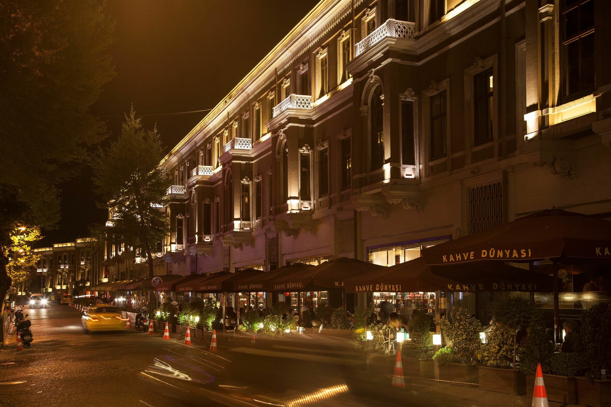The Capital Suites Истанбул Екстериор снимка